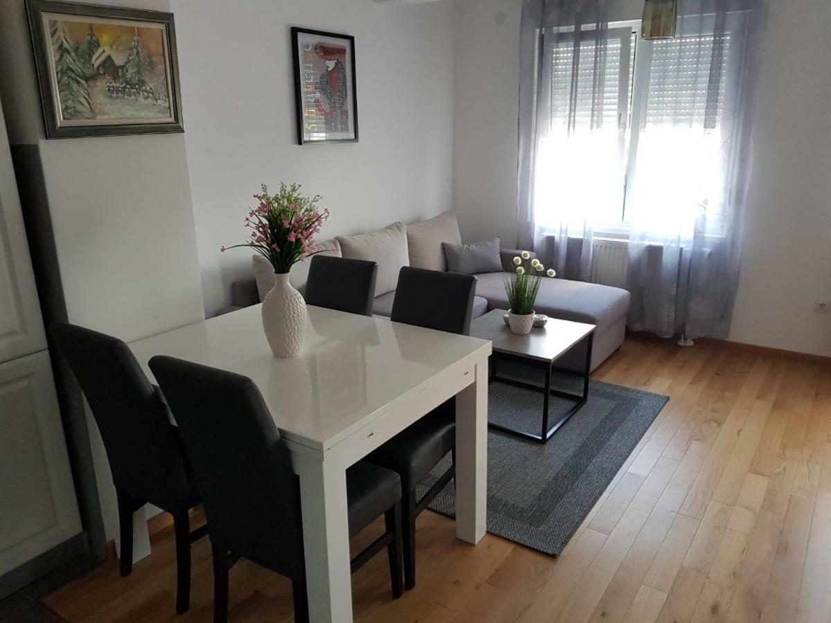 Apartman Dijana Banja Luka Esterno foto